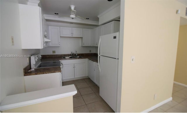 3 of 12 - 6361 N Falls Cir Dr 109, Lauderhill, FL