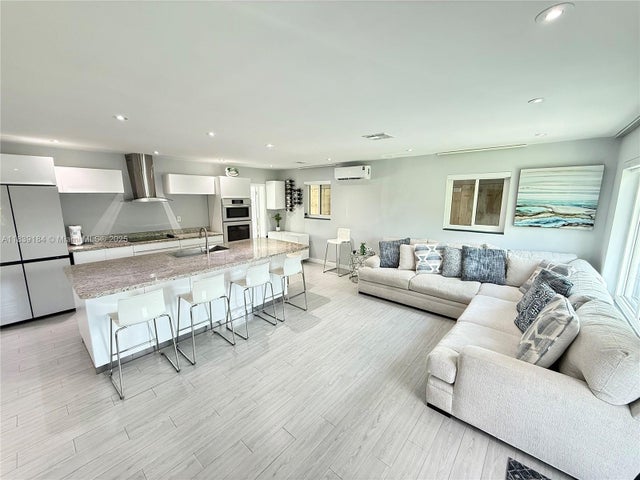4 of 82 - 1620 N 68th Ter, Hollywood, FL