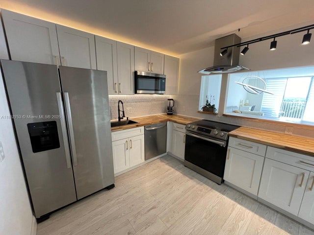 3 of 10 - 2801 Ne 183rd Street 1611w, Aventura, FL