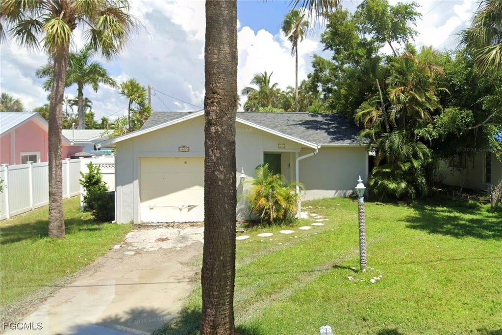 1653 Atlanta Plaza Dr, SANIBEL