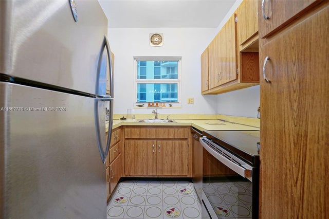 5 of 17 - 4747 Collins Ave 1108, Miami Beach, FL