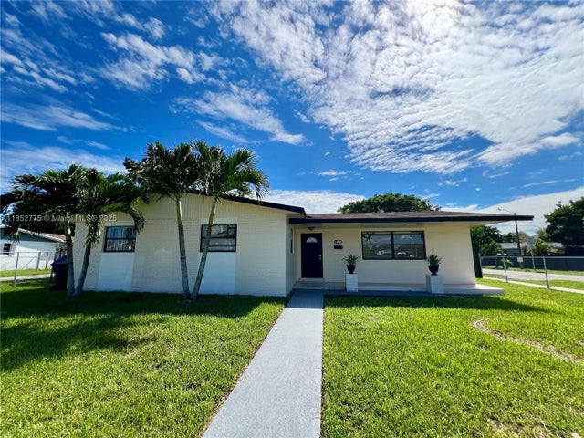 1 of 52 - 11950 Sw 199th St, Miami, FL