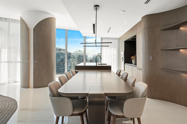 4 of 39 - 300 Biscayne Boulevard Way 3807w, Miami, FL