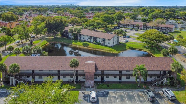 3 of 16 - 6020 Shakerwood Cir 204, Tamarac, FL