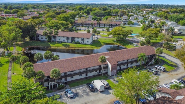 4 of 16 - 6020 Shakerwood Cir 204, Tamarac, FL