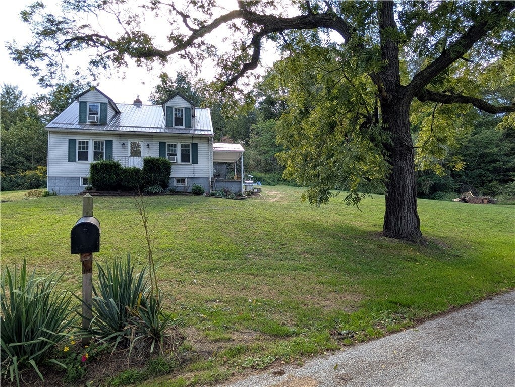 205 Woods Road, Ligonier