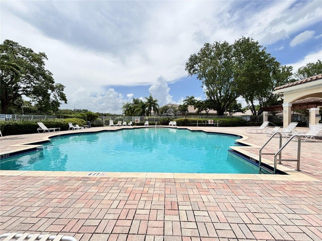 2 of 29 - 4926 Pelican St, Coconut Creek, FL