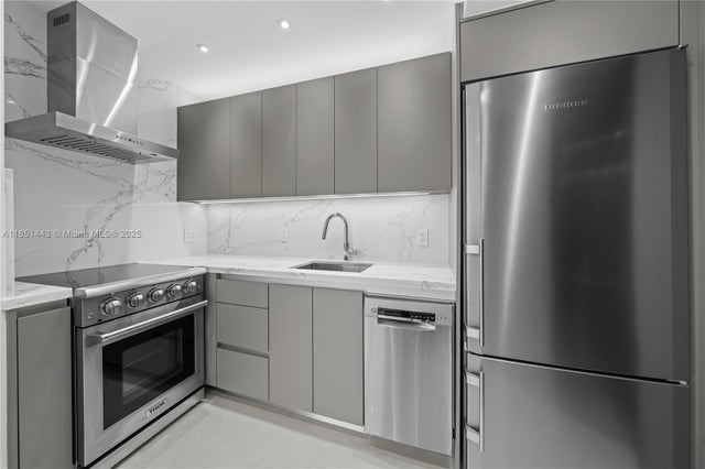 999 Brickell Bay Dr 904, Miami