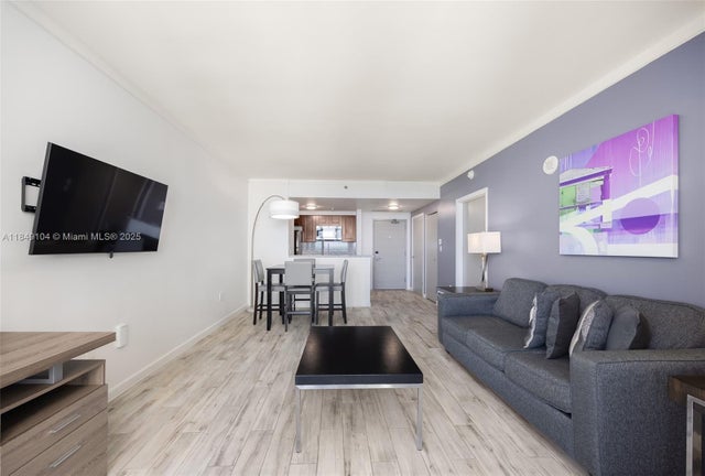 5 of 15 - 2889 Mcfarlane Rd 1014, Coconut Grove, FL
