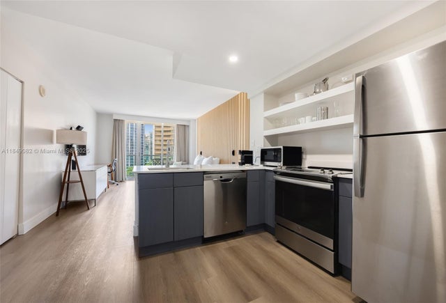 5 of 18 - 2889 Mcfarlane Rd 905, Coconut Grove, FL