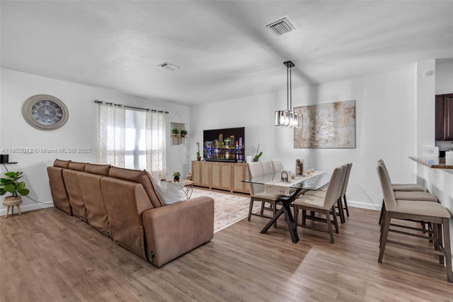 5 of 22 - 17075 Sw 93rd St, Miami, FL
