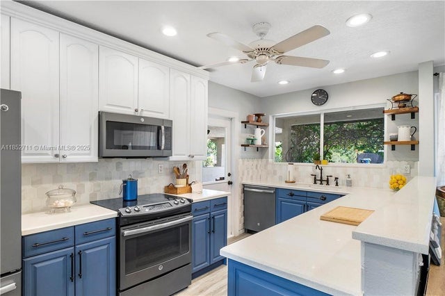 5 of 29 - 2365 Sw 34th Way, Fort Lauderdale, FL