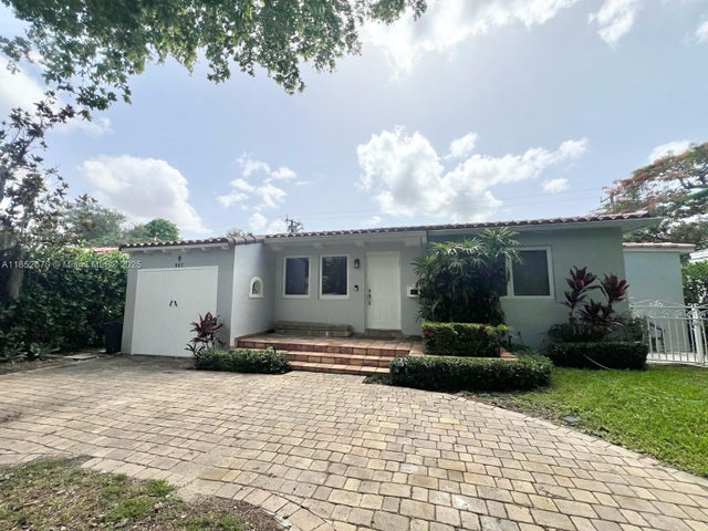 1 of 16 - 907 Monterey St, Coral Gables, FL