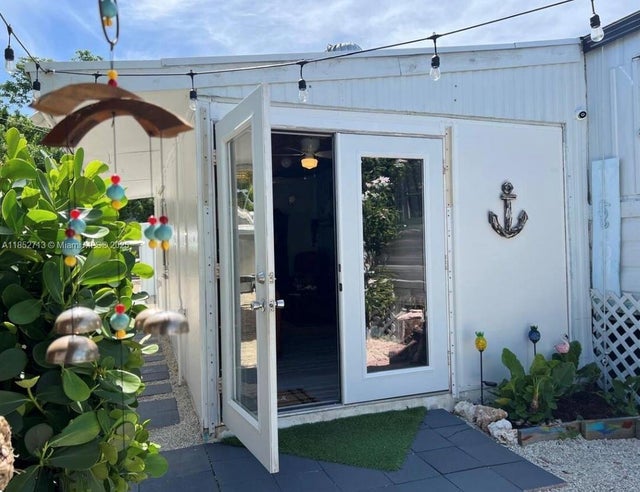 4 of 13 - 8 Grassy Rd, Key Largo, FL
