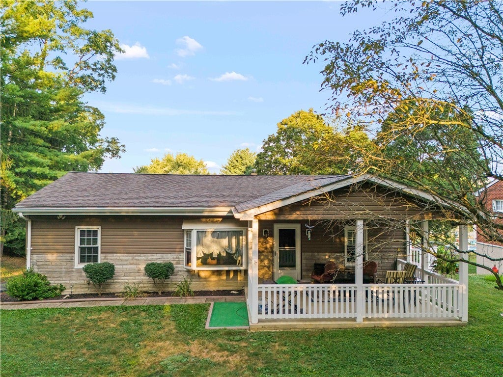 412 Center Church Road, Peters