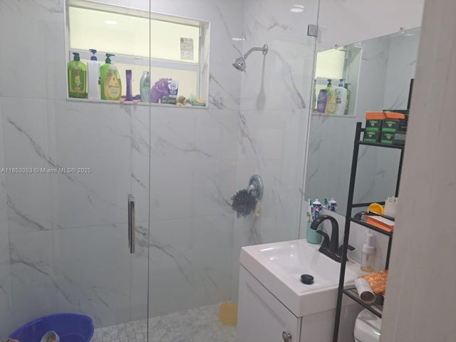 4 of 15 - 3900 Sw 30th St, West Park, FL