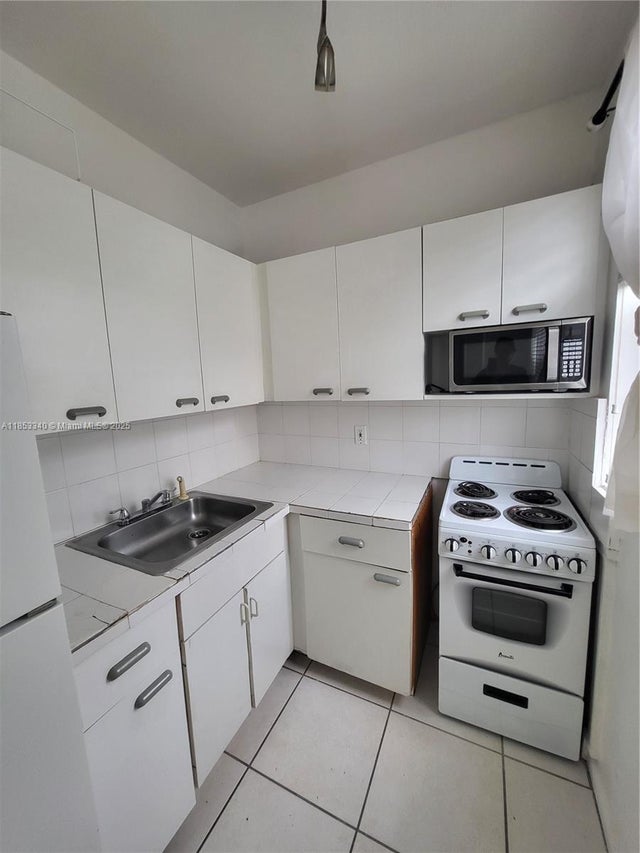 3 of 8 - 605 Euclid Ave 106, Miami Beach, FL