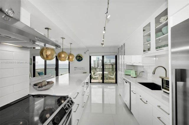 3 of 41 - 1201 S Ocean Dr 1904s, Hollywood, FL