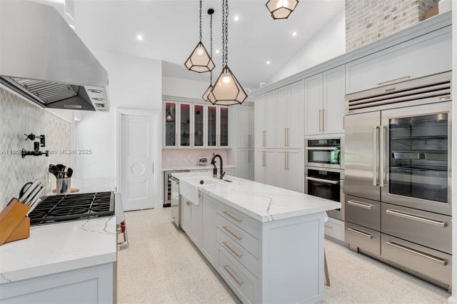 5 of 26 - 431 W Rivo Alto Dr, Miami Beach, FL