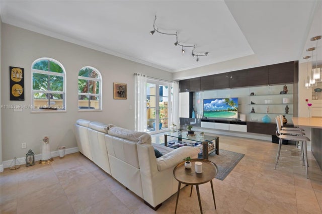 3 of 25 - 18345 Ne 30th Pl 18345, Aventura, FL