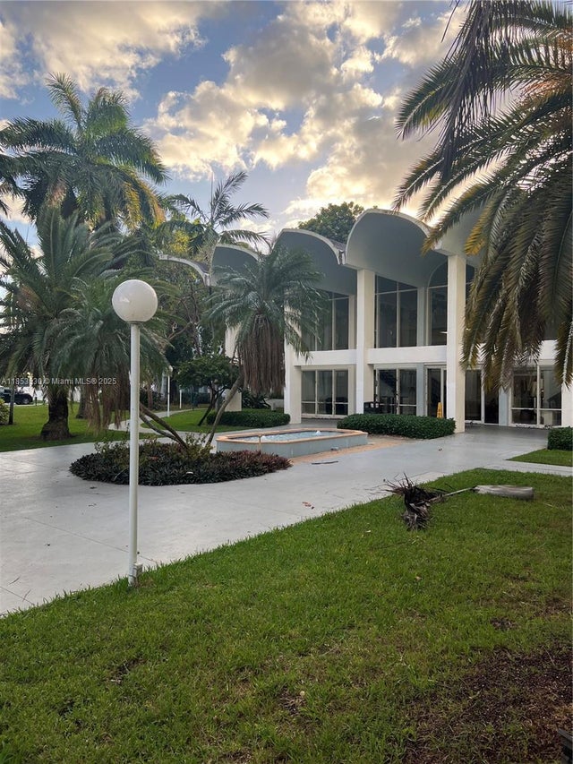 1 of 11 - 486 Nw 165th St Rd B503, Miami, FL