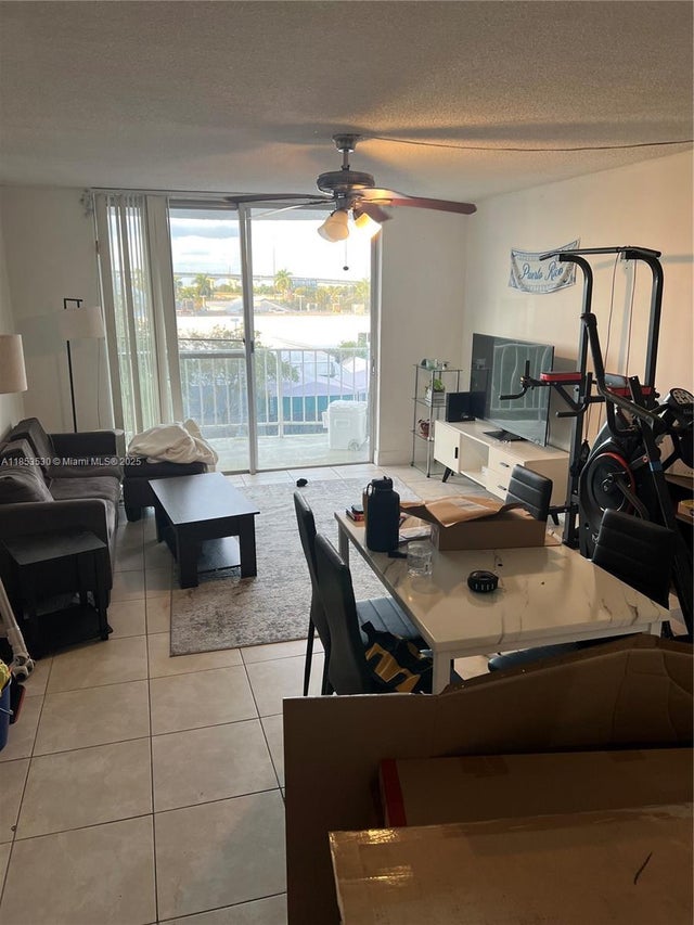 4 of 11 - 486 Nw 165th St Rd B503, Miami, FL