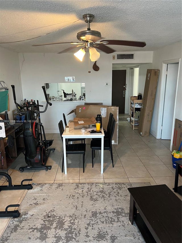 5 of 11 - 486 Nw 165th St Rd B503, Miami, FL