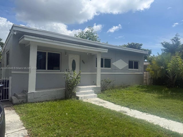 2 of 13 - 985 Ne 146th St, North Miami, FL