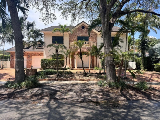 1 of 40 - 7235 S Prestwick Pl, Miami Lakes, FL