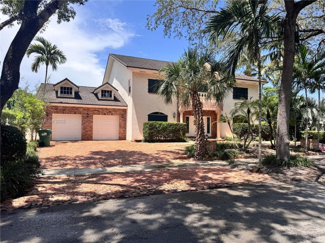 2 of 40 - 7235 S Prestwick Pl, Miami Lakes, FL