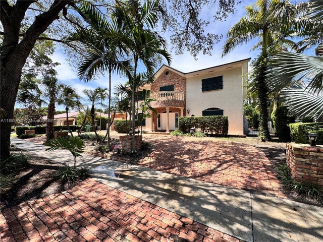 4 of 40 - 7235 S Prestwick Pl, Miami Lakes, FL