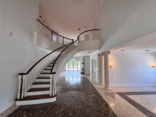 5 of 40 - 7235 S Prestwick Pl, Miami Lakes, FL