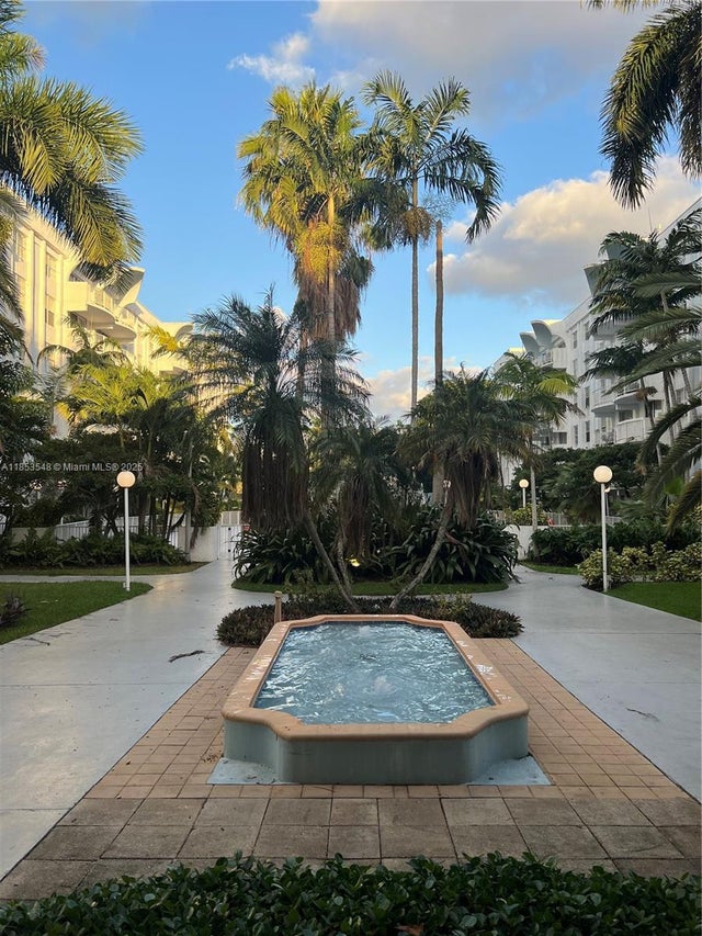 1 of 17 - 482 Nw 165th St Rd A-603, Miami, FL