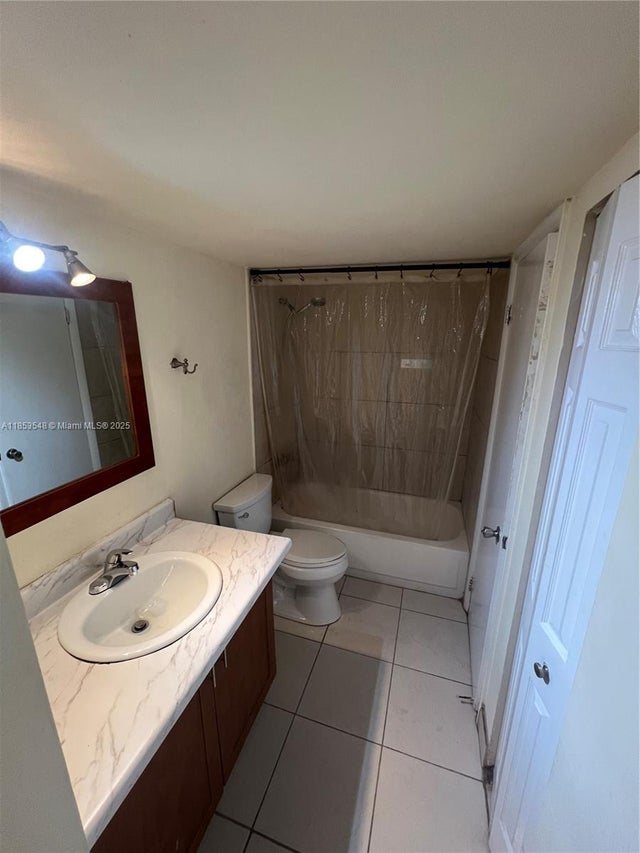 4 of 17 - 482 Nw 165th St Rd A-603, Miami, FL