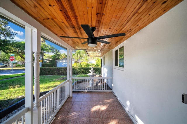 2 of 11 - 1125 N 13th Ct, Hollywood, FL