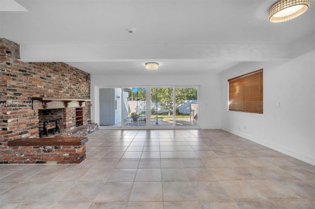 3 of 11 - 1125 N 13th Ct, Hollywood, FL
