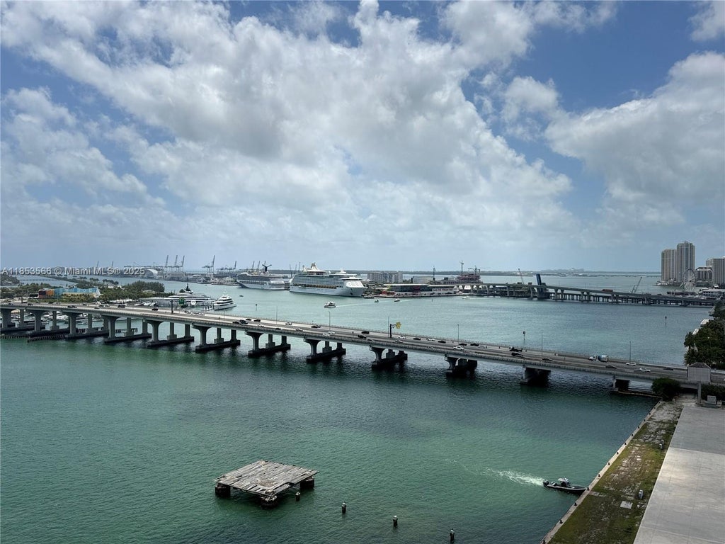 555 Ne 15th St 21i, Miami