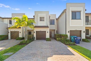 Photo of Listing #A11853572