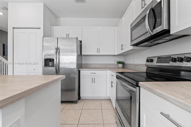 5 of 36 - 20544 Ne 5th Pl, Miami, FL