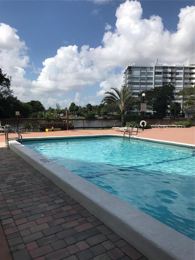 4 of 25 - 1300 Ne Miami Gardens Dr 512e, Miami, FL