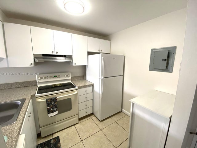 2 of 15 - 16465 Ne 22nd Ave 513, North Miami Beach, FL