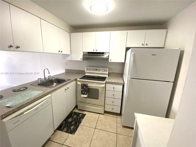 3 of 15 - 16465 Ne 22nd Ave 513, North Miami Beach, FL