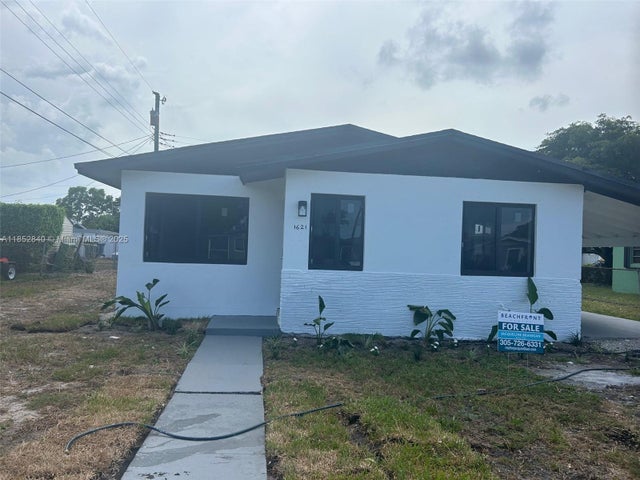 1 of 10 - 1621 Nw 27th Ter, Fort Lauderdale, FL