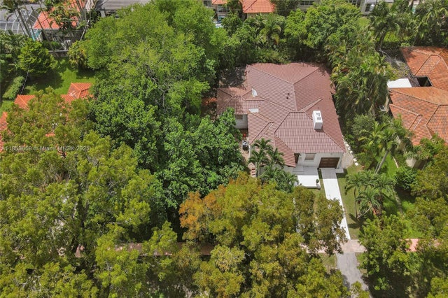 2 of 29 - 528 Sevilla Ave, Coral Gables, FL