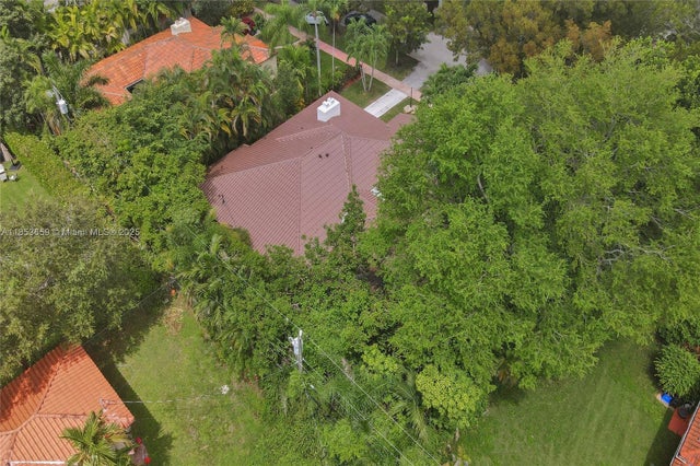 4 of 29 - 528 Sevilla Ave, Coral Gables, FL