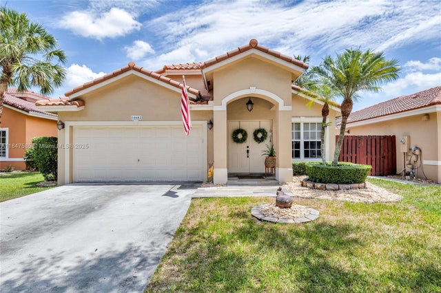 1 of 37 - 14682 Vista Luna Dr, Davie, FL