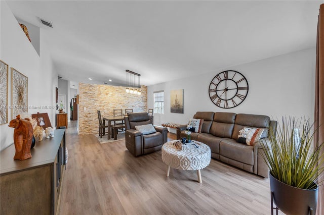 4 of 37 - 14682 Vista Luna Dr, Davie, FL