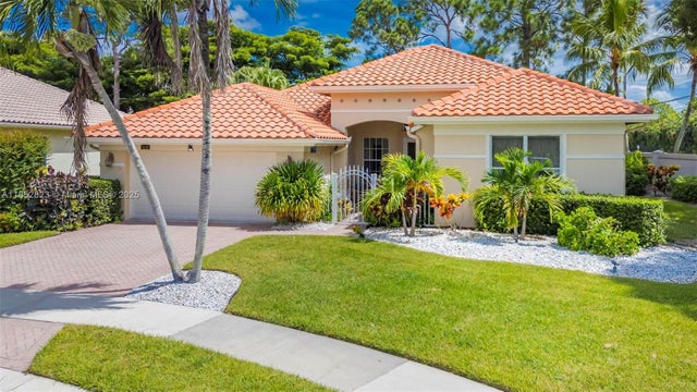 1 of 27 - 6529 Jog Estates Ln, Boynton Beach, FL