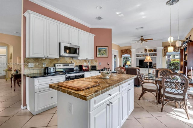 3 of 27 - 6529 Jog Estates Ln, Boynton Beach, FL