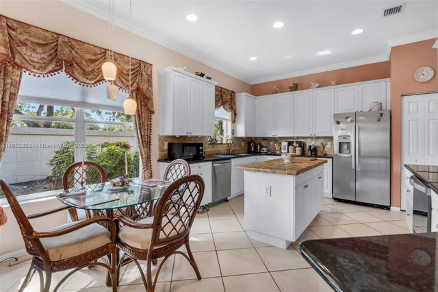 5 of 27 - 6529 Jog Estates Ln, Boynton Beach, FL